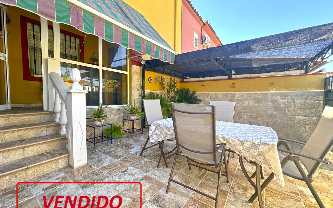 ESTUPENDA CASA ADOSADA EN CASCO ANTIGUO