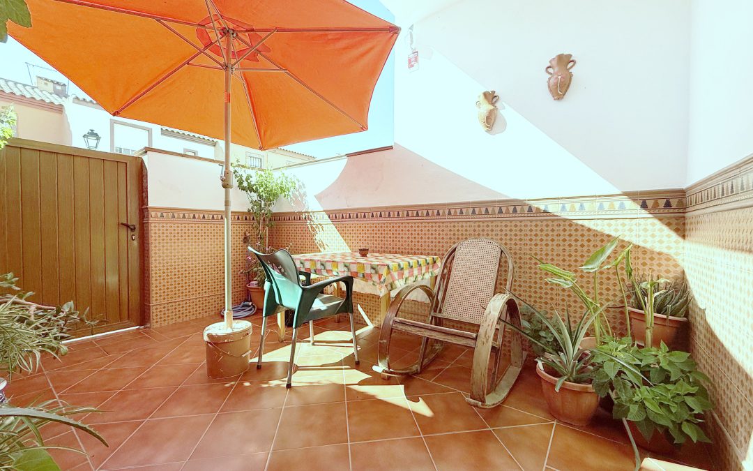 CHALET ADOSADO EN ISLA MAYOR